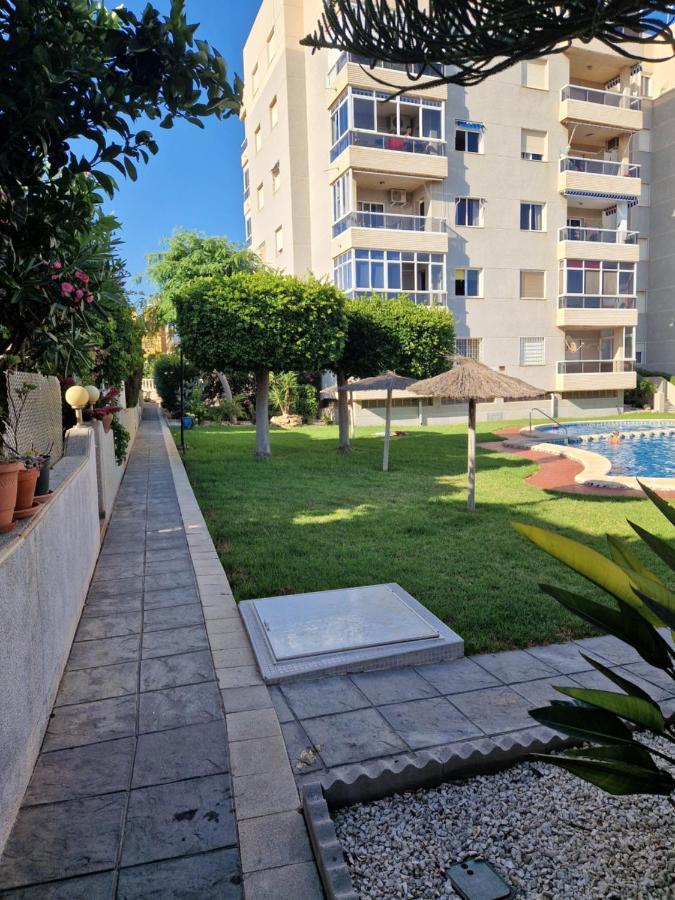 Magnifico Chalet Adosado En Torrevieja, Alicante. Exterior foto